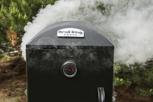 Broil_King_SmokeVerticalCharcoal_grillGARAGE_04