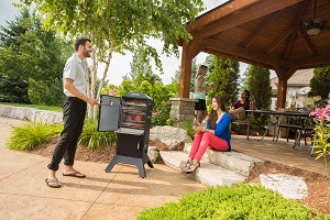 Broil_King_SmokeVerticalCharcoal_grillGARAGE_200